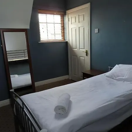 Centre Townhouse - Just Off Medieval Mile Nyaraló