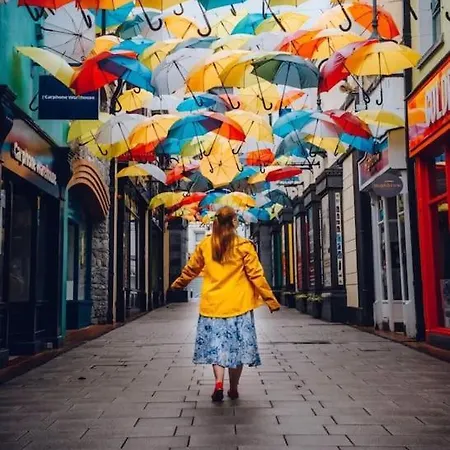 Nyaraló Centre Townhouse - Just Off Medieval Mile *