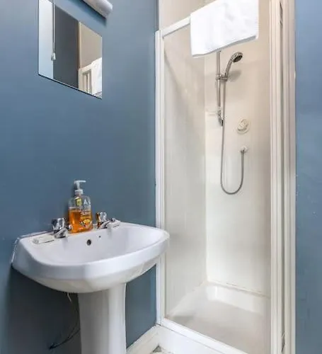 Centre Townhouse - Just Off Medieval Mile *