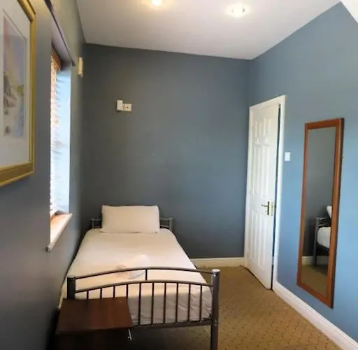 Centre Townhouse - Just Off Medieval Mile 別荘