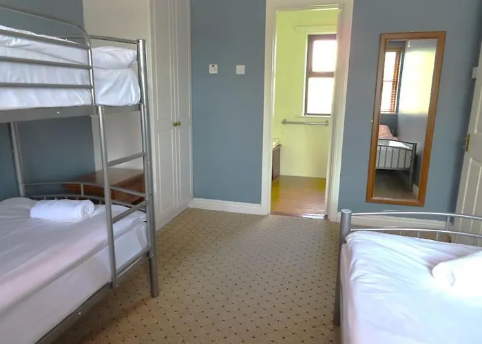 Centre Townhouse - Just Off Medieval Mile 別荘