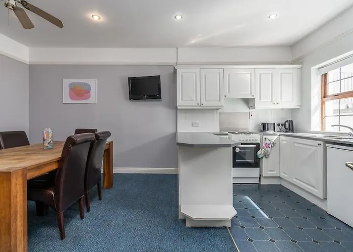 Centre Townhouse - Just Off Medieval Mile * キルケニー