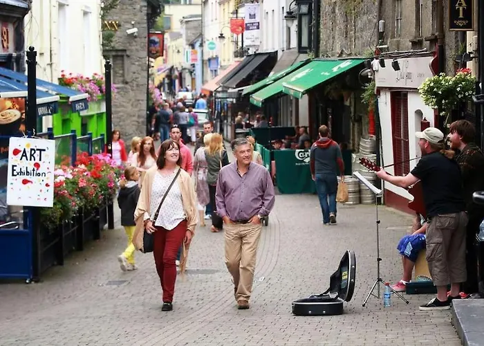 Centre Townhouse - Just Off Medieval Mile *